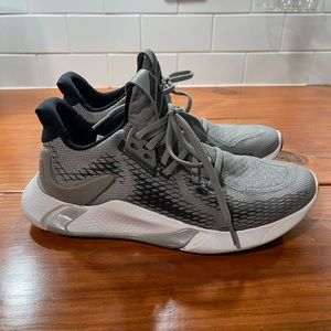 Adidas Alpha bounce sneakers